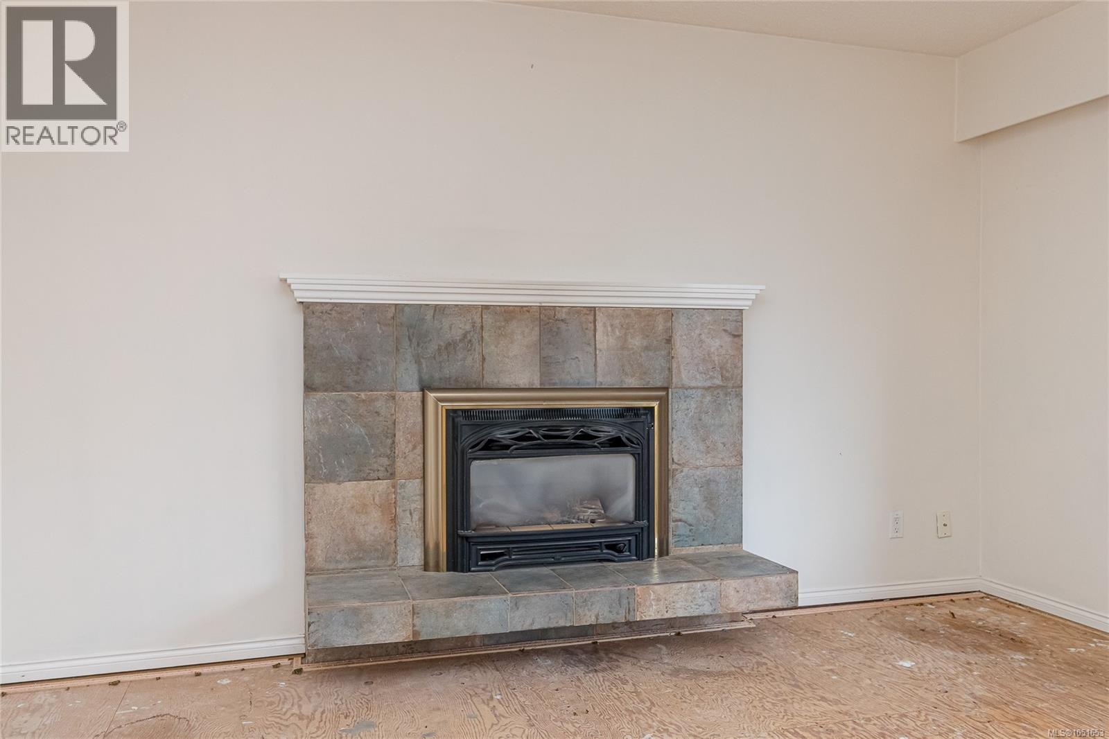 7956 Arthur Dr - 6