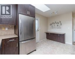 7956 Arthur Dr, Central Saanich, BC V8M1V2 Photo 18