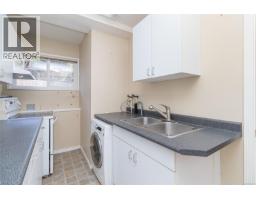 7956 Arthur Dr, Central Saanich, BC V8M1V2 Photo 34