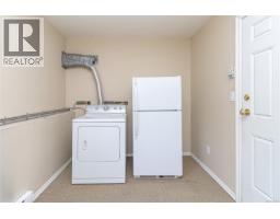 7956 Arthur Dr, Central Saanich, BC V8M1V2 Photo 35