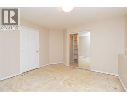 7956 Arthur Dr, Central Saanich, BC V8M1V2 Photo 38