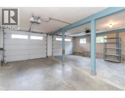 7956 Arthur Dr, Central Saanich, BC V8M1V2 Photo 41