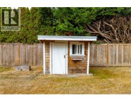 7956 Arthur Dr, Central Saanich, BC V8M1V2 Photo 54