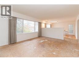 Kitchen - 7956 Arthur Dr, Central Saanich, BC V8M1V2 Photo 7