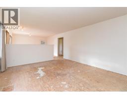 Living room - 7956 Arthur Dr, Central Saanich, BC V8M1V2 Photo 8
