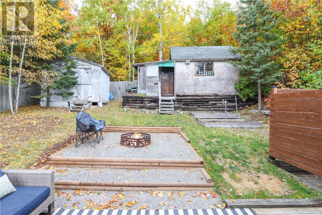 774 Lonsdale Avenue - Image 45