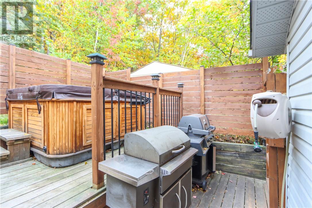 774 Lonsdale Avenue - Image 47