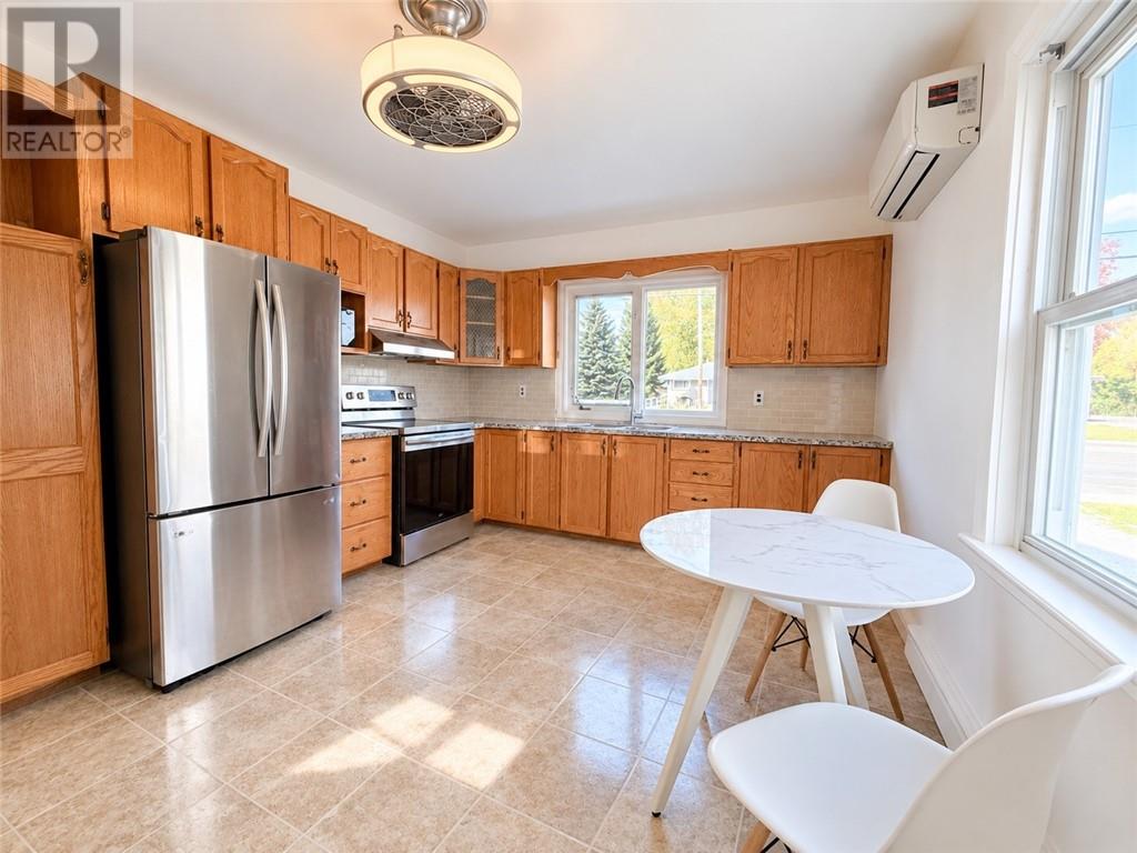2731 Main Street - 2