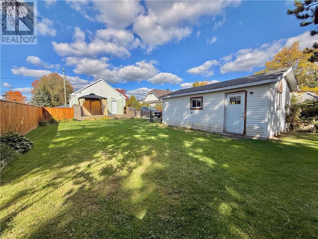 2731 Main Street - Image 21
