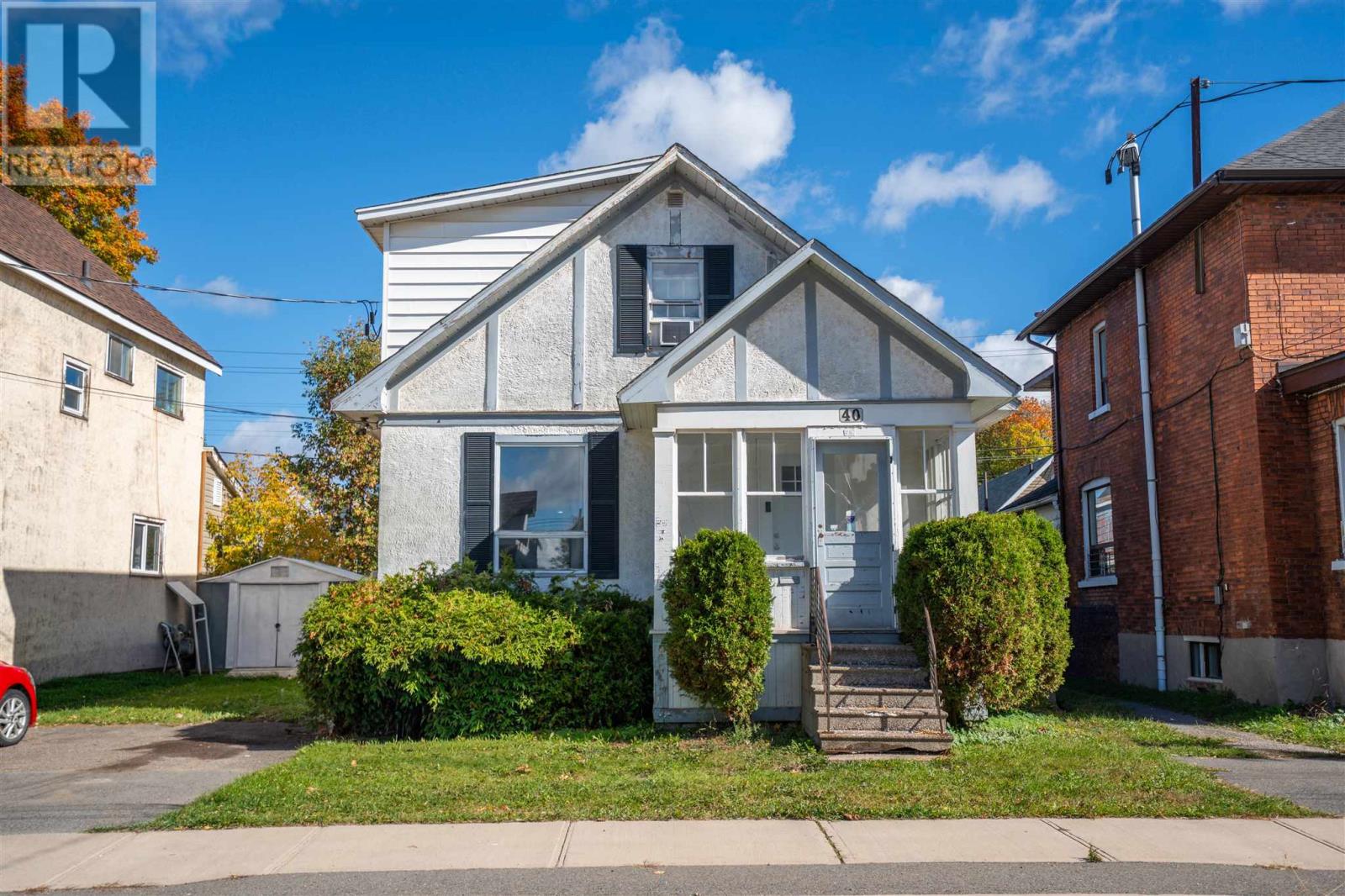 40 Grace ST - 1