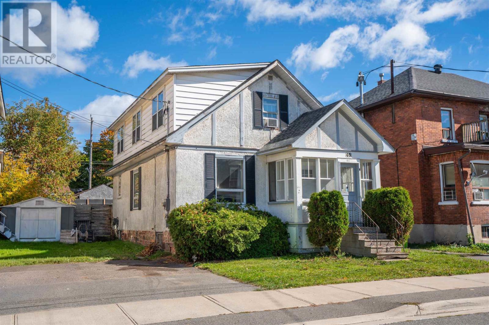 40 Grace ST - 2