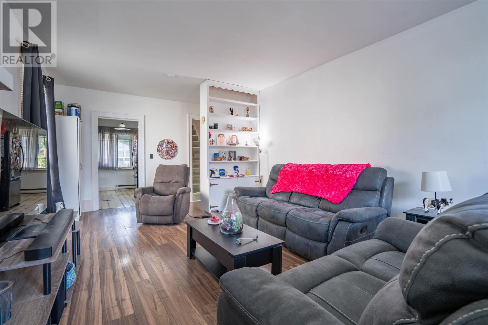 40 Grace ST - 5