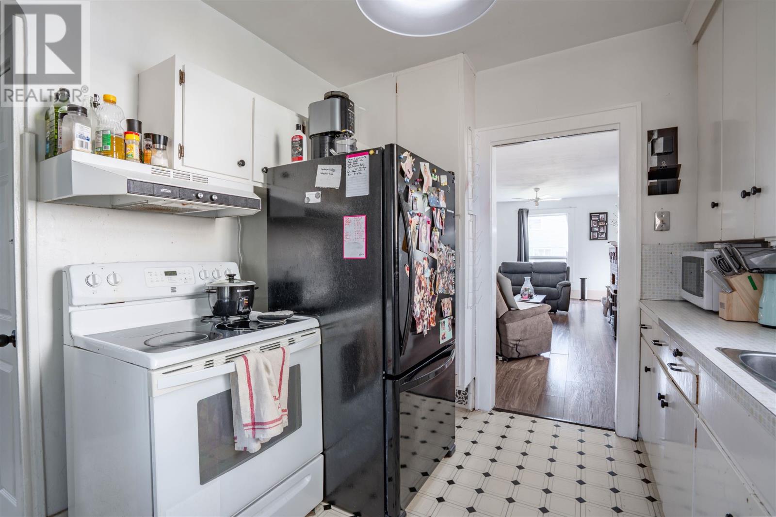 40 Grace ST - 8