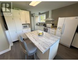 4 Timmins Rd, Elliot Lake, ON P5A1K7 Photo 15