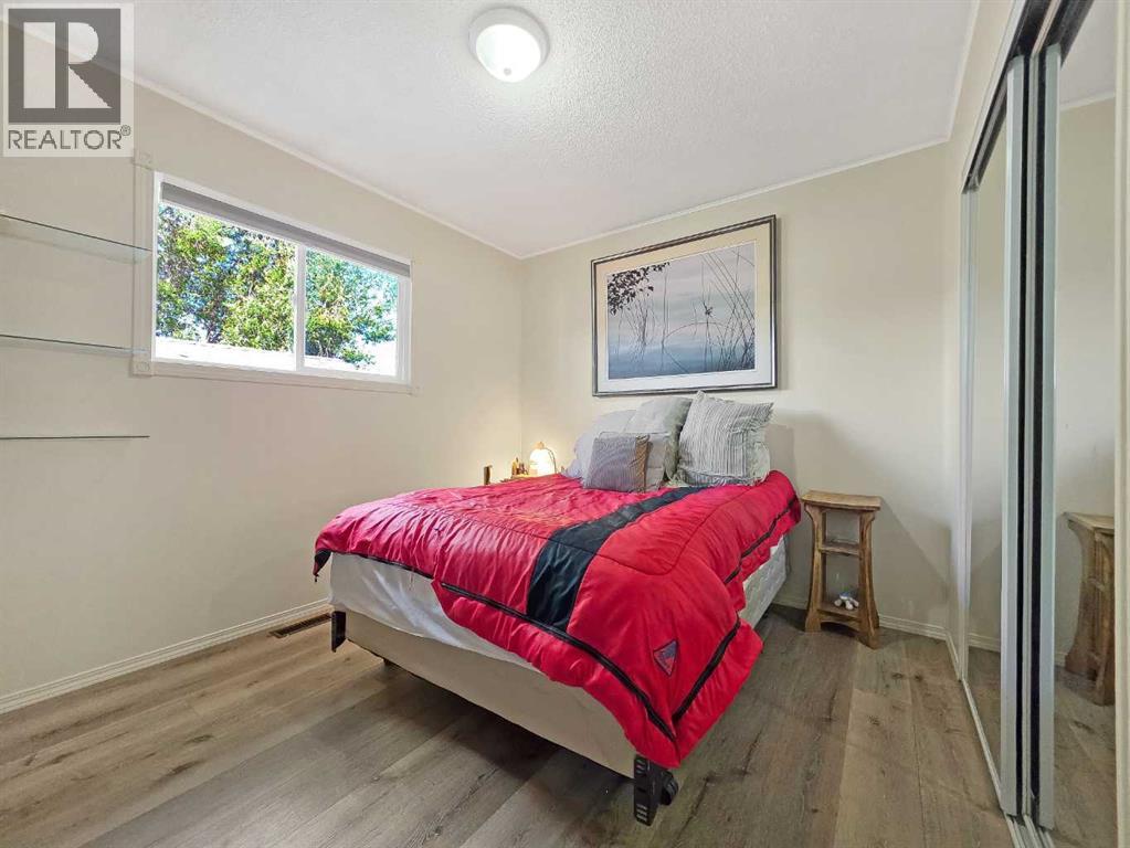 9818 110 Street - 11