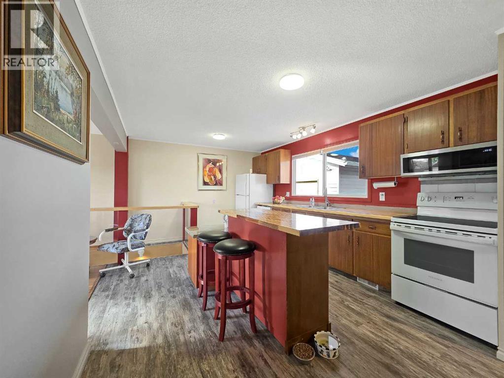9818 110 Street - 7
