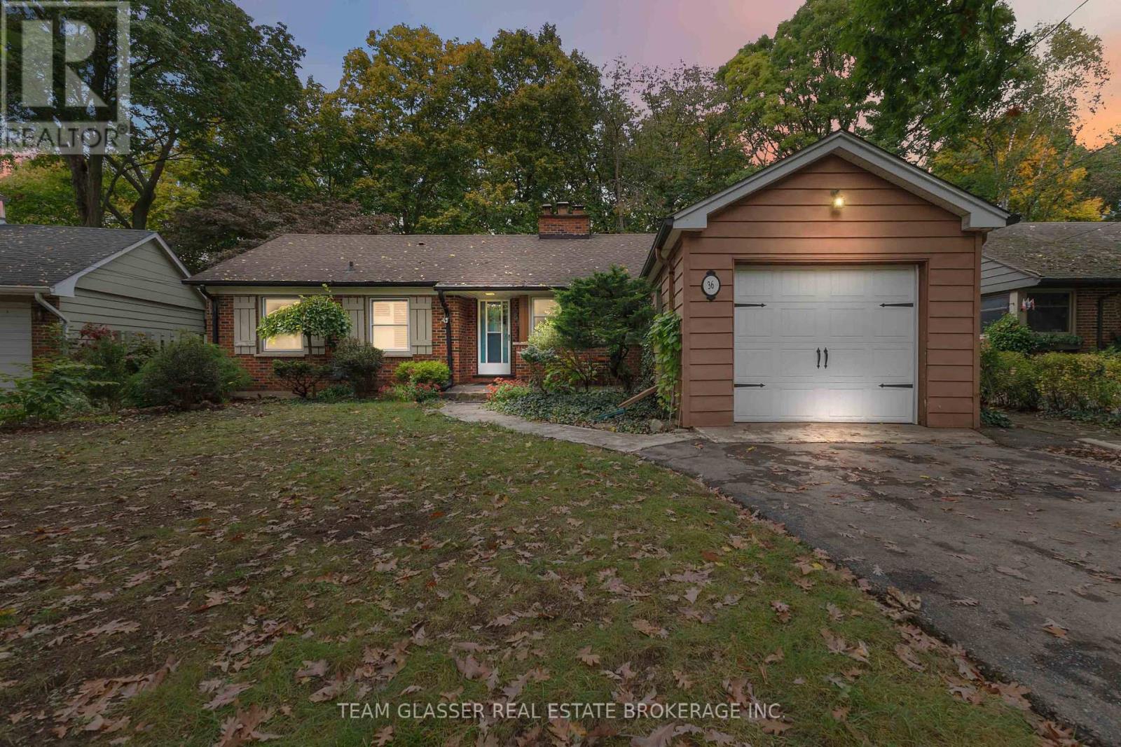 36 BRAEMAR CRESCENT - 1