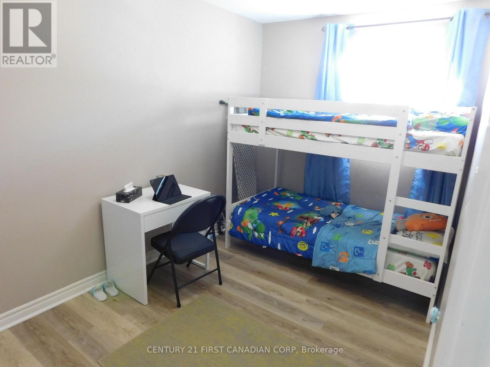 #116 70 FIDDLERS GREEN ROAD - Image 11