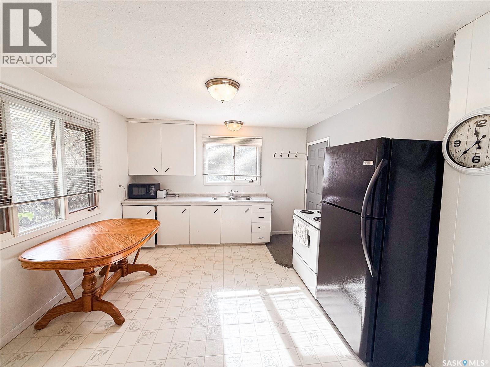 191 5th STREET E - 3
