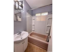 Bedroom - 191 5th Street E, Shaunavon, SK S0N2M0 Photo 8