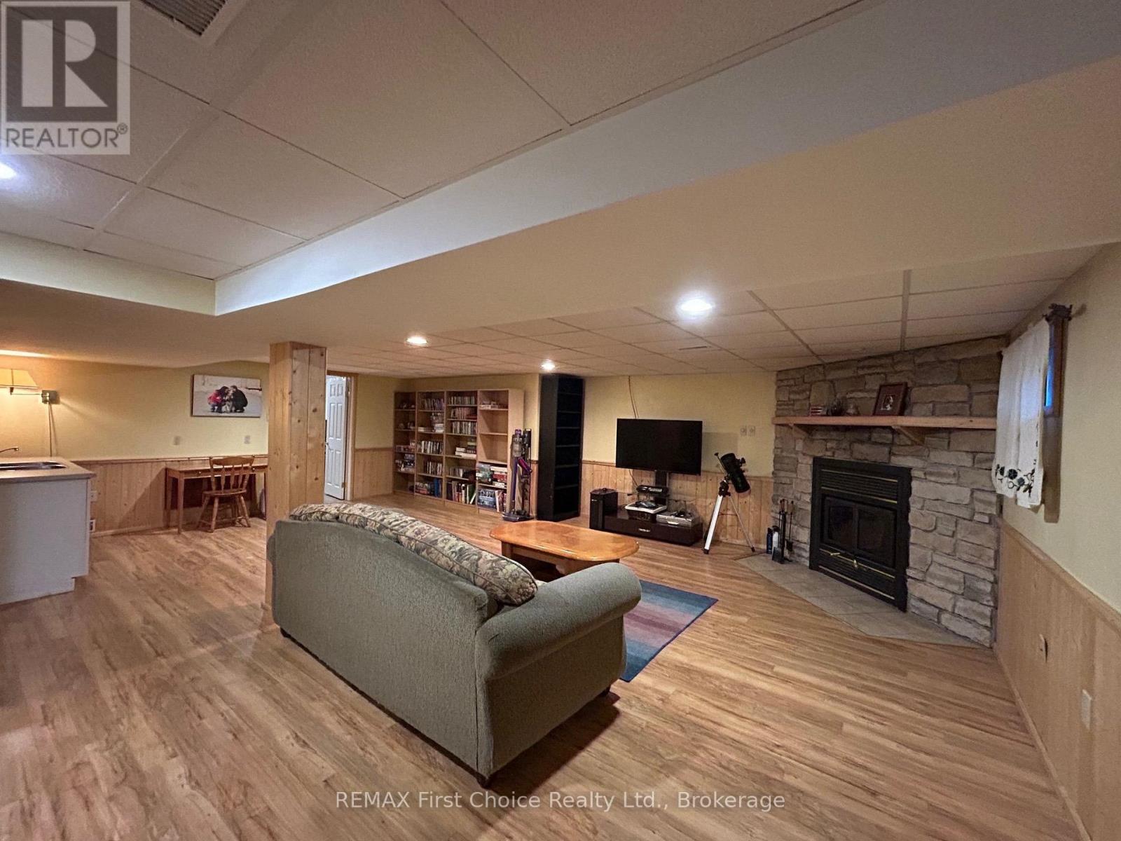 176 CRESCENT AVENUE - 15