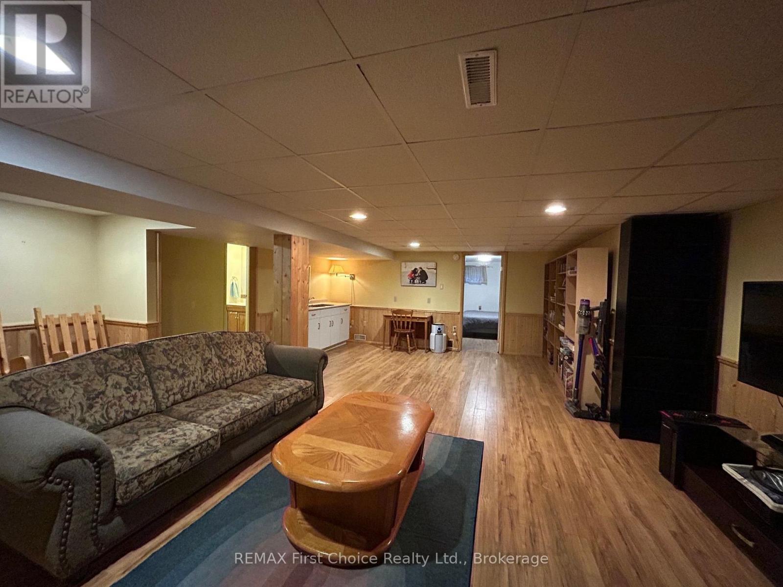 176 CRESCENT AVENUE - Image 16