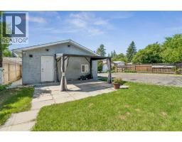 2411 51 Street NE - photo 29