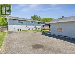 2411 51 Street NE - photo 31