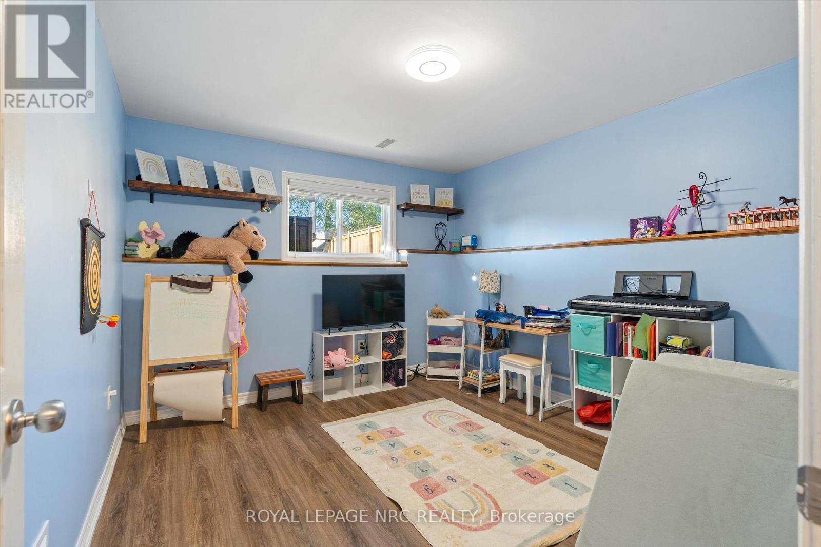 32 LAVINIA STREET - 29