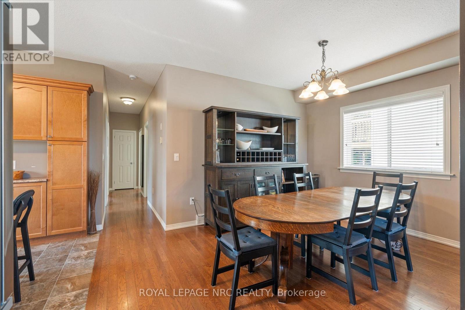 32 LAVINIA STREET - 9