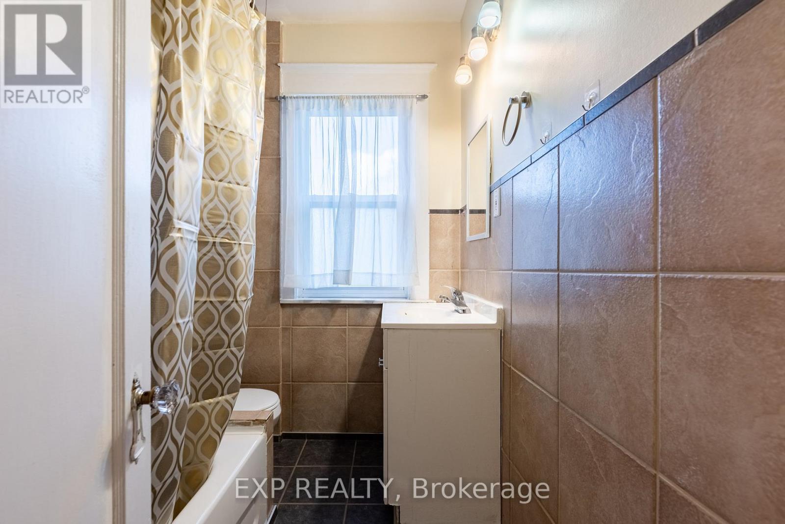 4613 RYERSON CRESCENT - 10