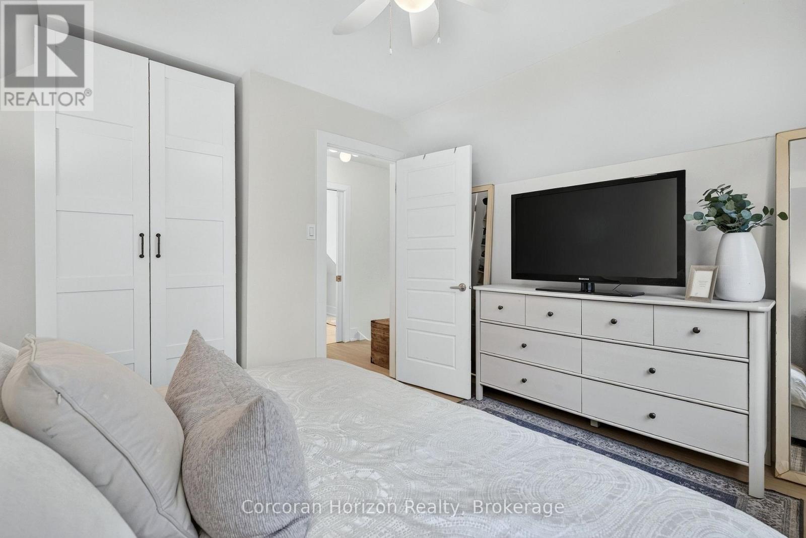2223 GLENWOOD SCHOOL DRIVE - 20