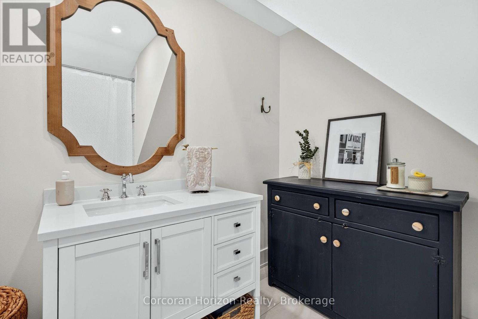 2223 GLENWOOD SCHOOL DRIVE - 24