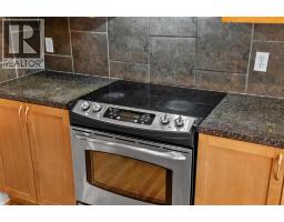 4pc Bathroom - 177 Cougartown Circle Sw, Calgary, AB T3H0A3 Photo 10