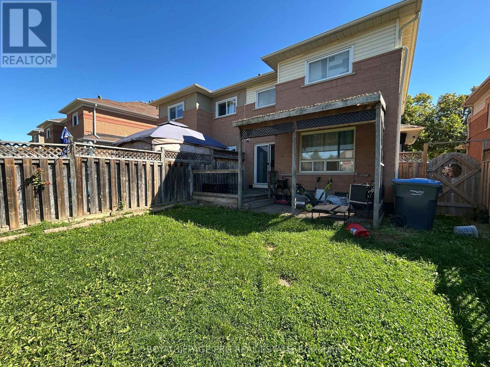 126 Rainforest Drive North — photo 16