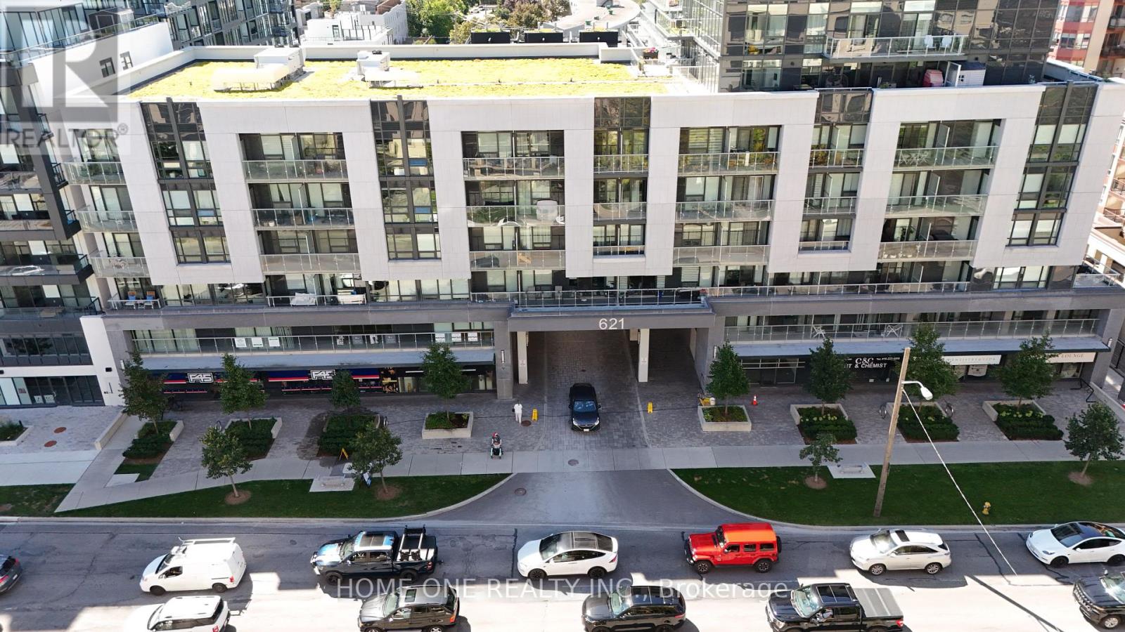 Photo of 621 Sheppard Avenue