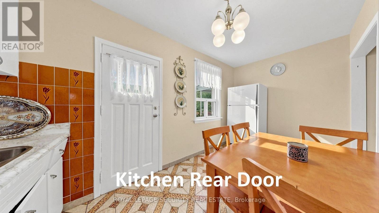137 ROBINA AVENUE - Image 13