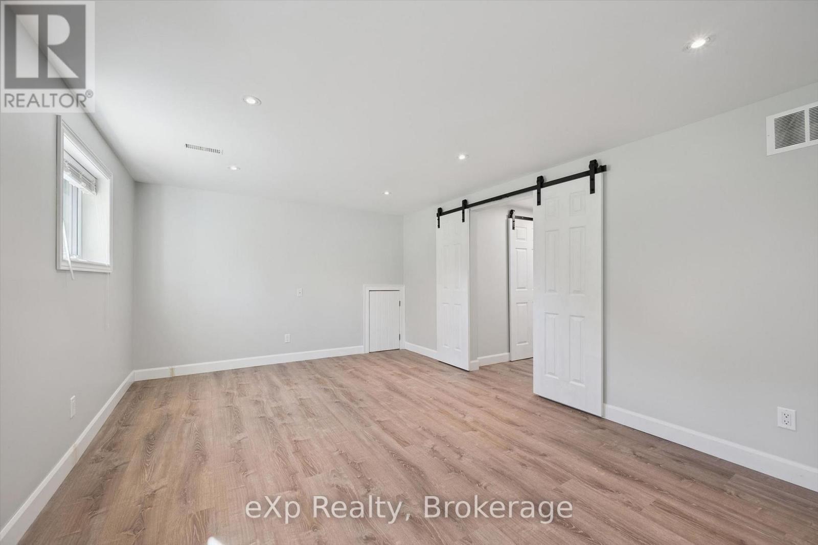 266 COLBORNE STREET - 26