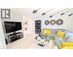 2pc Bathroom - 68 Benjamin Drive, Hamilton, ON L9A5K1 Photo 8