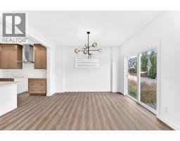 1359 Bayview Crescent SW - photo 10