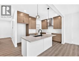 1359 Bayview Crescent SW - photo 4