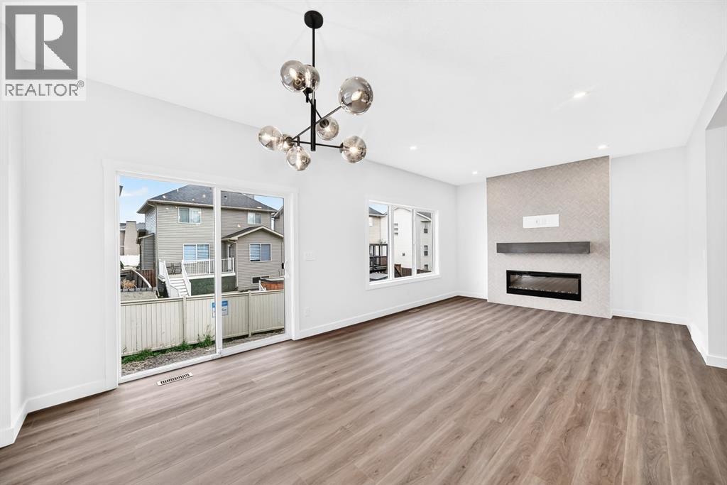 1359 Bayview Crescent SW - 11