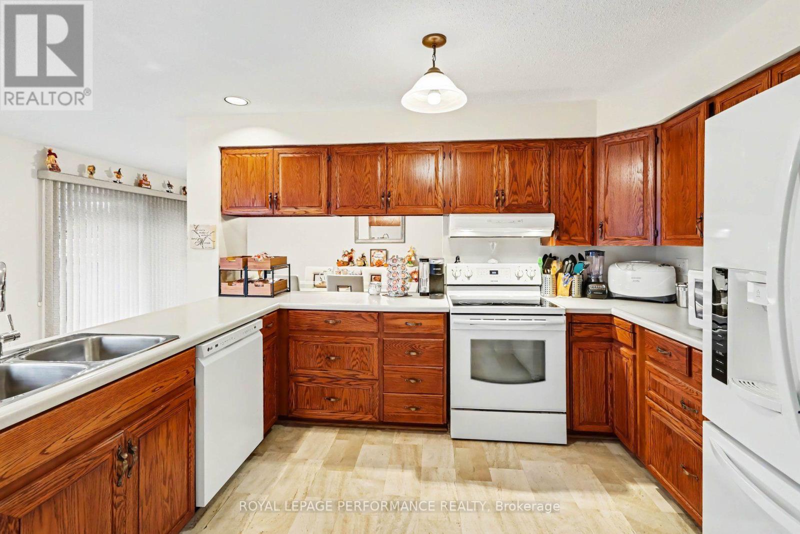 21 PULFORD CRESCENT - 11