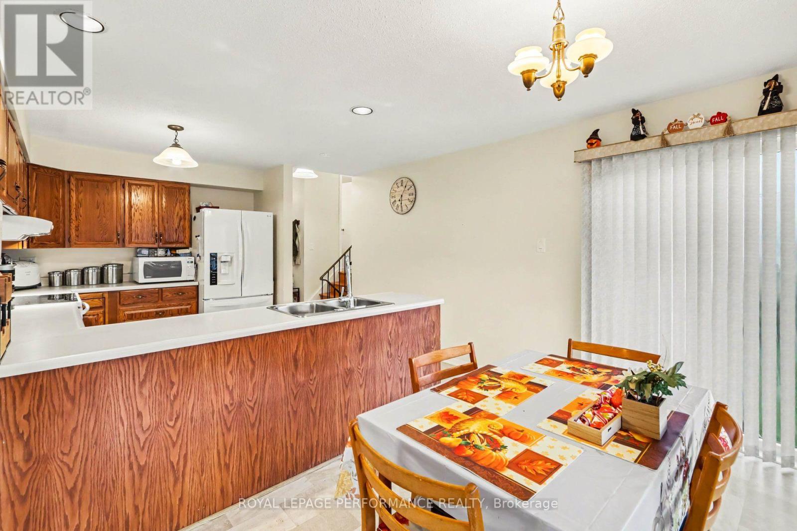 21 PULFORD CRESCENT - 14
