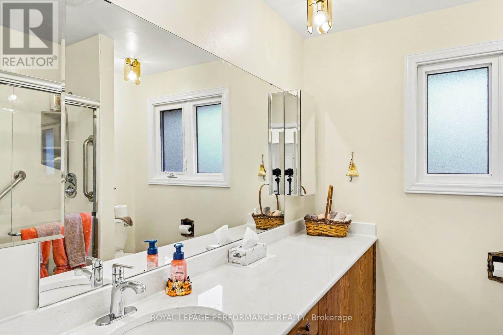 21 PULFORD CRESCENT - 18