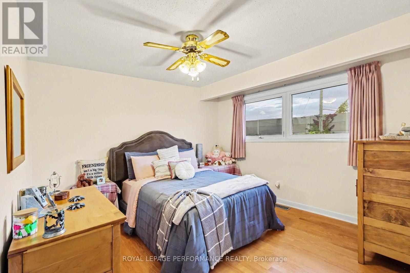 21 PULFORD CRESCENT - 19