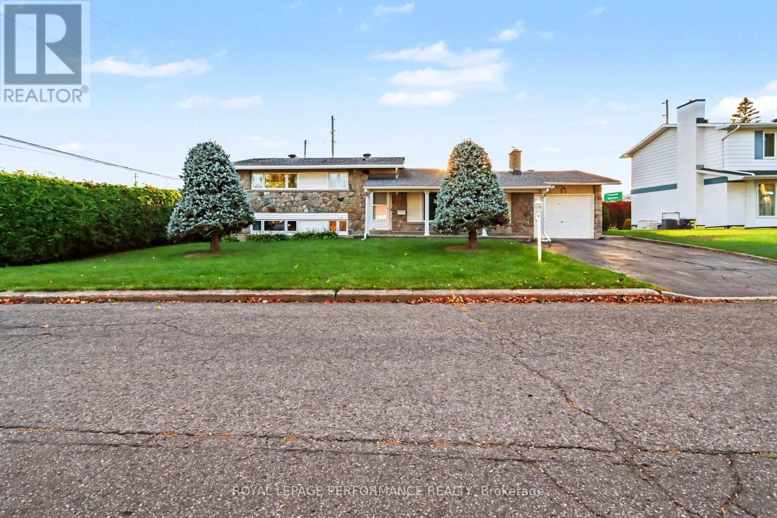 21 PULFORD CRESCENT - 2