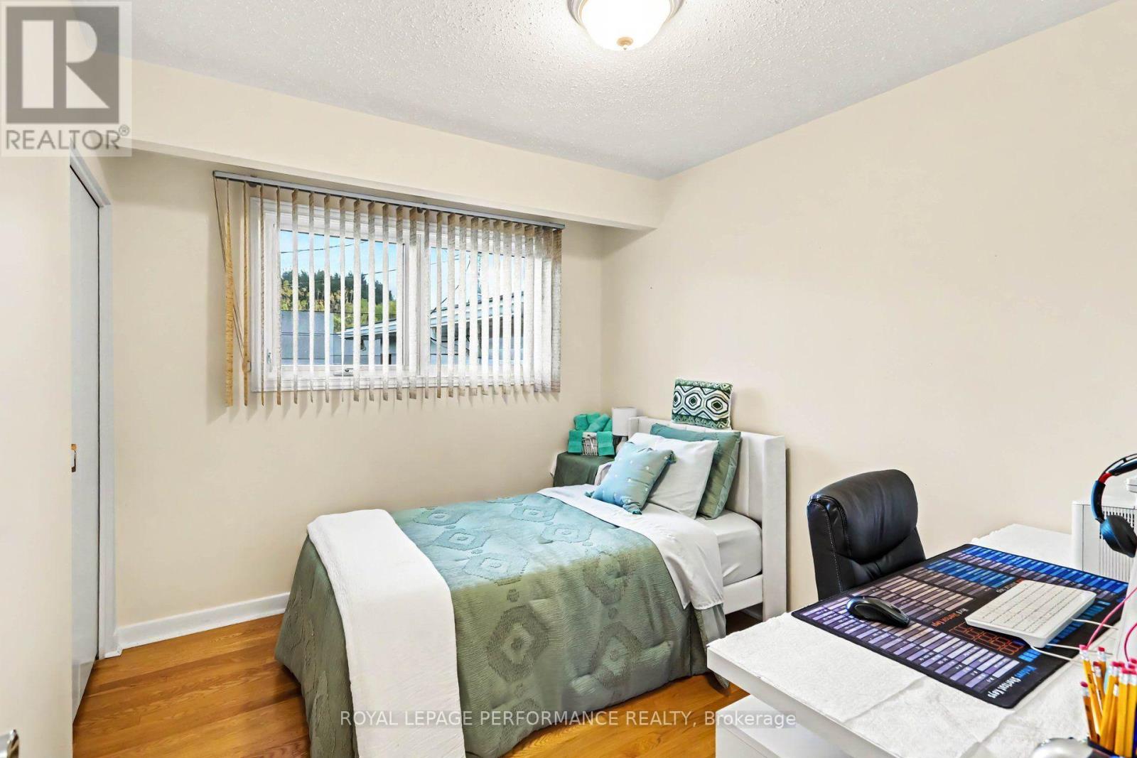 21 PULFORD CRESCENT - 21