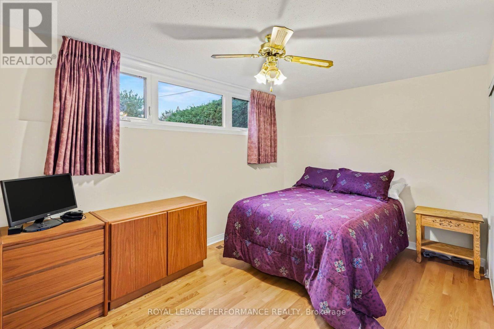 21 PULFORD CRESCENT - 25