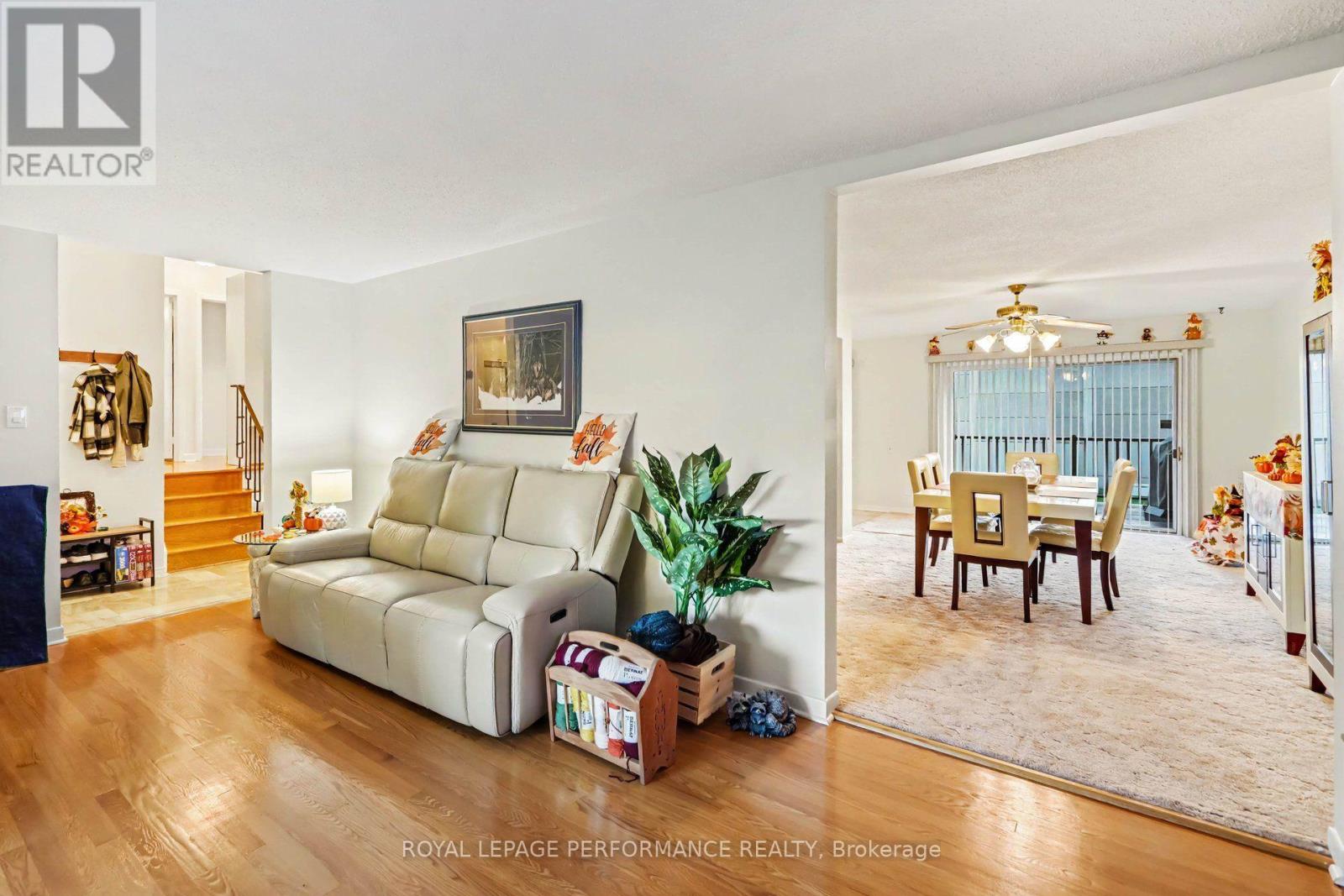 21 PULFORD CRESCENT - 8